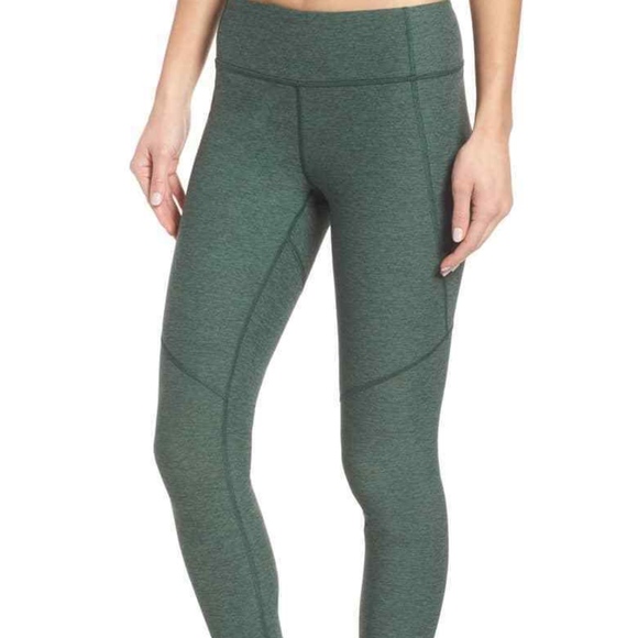 Outdoor Voices Pants - Outdoor Voices 3/4 Springs Leggings Green Size M